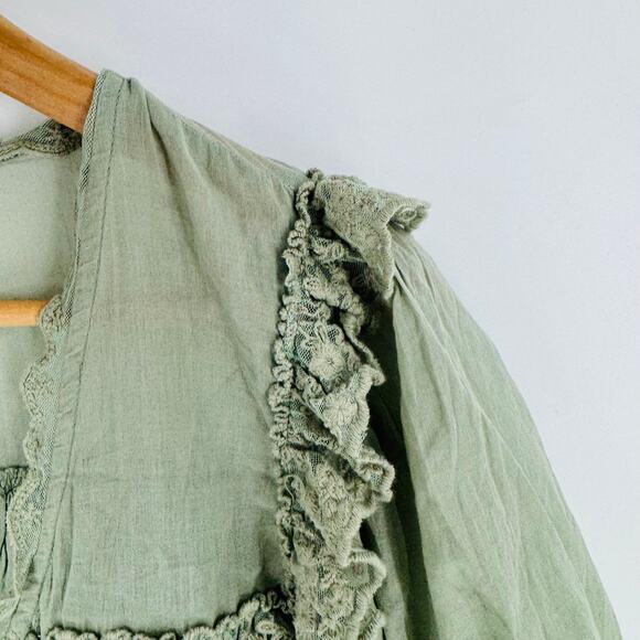 Free People Sage Green Lace Trim Peasant Top Size M Boho Ruffle Button Front - Picture 4 of 9